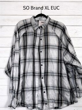 SO Black & White Plaid Button-Down Shirt